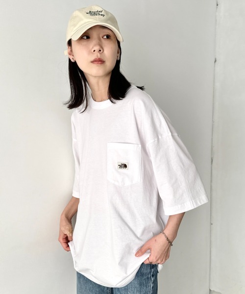 THE NORTH FACE(ザノースフェイス)の「【国内未発売】 THE NORTH FACE(ザ・ノースフェイス)/ルーズフィット ポケT クルーネック オーバーサイズ ユニセックス ポケット付き コットン 半袖 Tシャツ /POCKET S/S R/TEE(Tシャツ/カットソー・レディース・ブラック/グレイッシュベージュ/ホワイト・XL/L/M/XXL)」の9枚目の写真