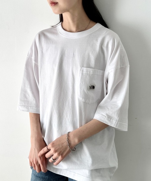 THE NORTH FACE(ザノースフェイス)の「【国内未発売】 THE NORTH FACE(ザ・ノースフェイス)/ルーズフィット ポケT クルーネック オーバーサイズ ユニセックス ポケット付き コットン 半袖 Tシャツ /POCKET S/S R/TEE(Tシャツ/カットソー・レディース・ブラック/グレイッシュベージュ/ホワイト・XL/L/M/XXL)」の6枚目の写真