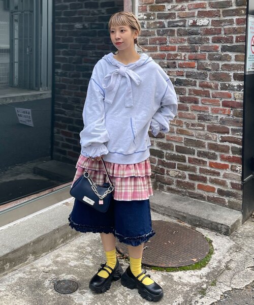 HELLO.SANFRANCISCO（ハローサンフランシスコ）の「【HELLO.SANFRANCISCO/ハローサンフランシスコ】ビッグリボン裏毛パーカー（パーカー・レディース・イエロー/ピンク/グレー・ONE SIZE）」の4枚目の写真