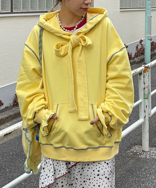 HELLO.SANFRANCISCO（ハローサンフランシスコ）の「【HELLO.SANFRANCISCO/ハローサンフランシスコ】ビッグリボン裏毛パーカー（パーカー・レディース・イエロー/ピンク/グレー・ONE SIZE）」の7枚目の写真