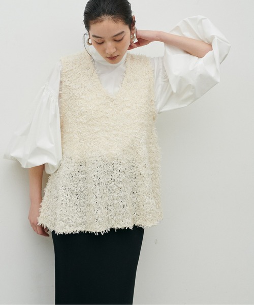 LARUTA（ラルータ）の「【LARUTA】[Web限定]リボンヤーンニットベスト（ベスト・レディース・ブラック/ベージュ/アイボリー・MEDIUM）」の2枚目の写真