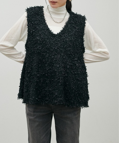LARUTA（ラルータ）の「【LARUTA】[Web限定]リボンヤーンニットベスト（ベスト・レディース・ブラック/ベージュ/アイボリー・MEDIUM）」の3枚目の写真
