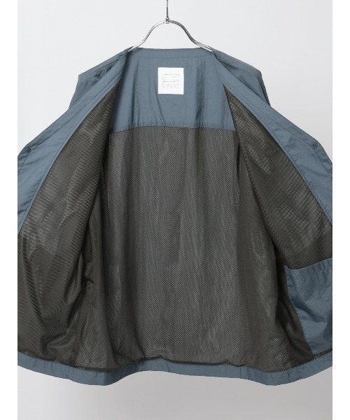 SUIT SQUARE（スーツスクエア）の「FLAT Vカラーアウター ウォッシャブル UVカット 軽量 ナイロンワッシャー 無地（その他アウター・メンズ・ブラック/ブルー・M/L）」の7枚目の写真