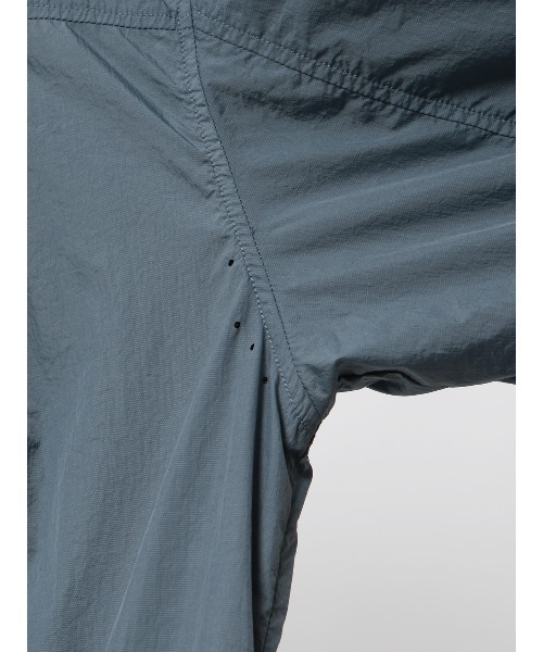 SUIT SQUARE（スーツスクエア）の「FLAT Vカラーアウター ウォッシャブル UVカット 軽量 ナイロンワッシャー 無地（その他アウター・メンズ・ブラック/ブルー・M/L）」の11枚目の写真