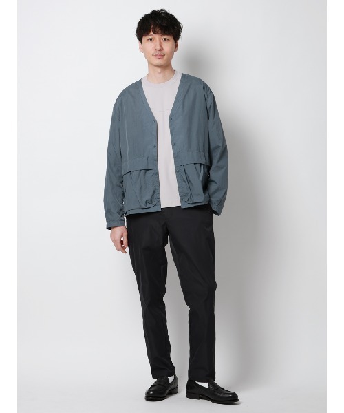 SUIT SQUARE（スーツスクエア）の「FLAT Vカラーアウター ウォッシャブル UVカット 軽量 ナイロンワッシャー 無地（その他アウター・メンズ・ブラック/ブルー・M/L）」の3枚目の写真