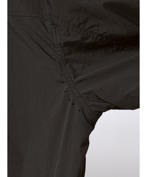 SUIT SQUARE（スーツスクエア）の「FLAT Vカラーアウター ウォッシャブル UVカット 軽量 ナイロンワッシャー 無地（その他アウター・メンズ・ブラック/ブルー・M/L）」の21枚目の写真