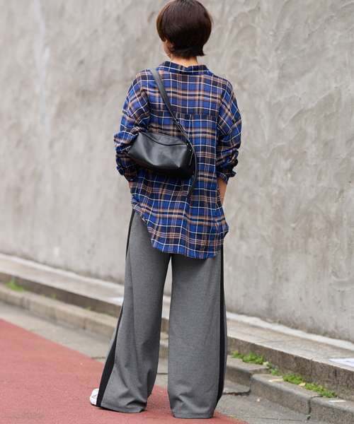 JOURNAL STANDARD relume（ジャーナルスタンダード　レリューム）の「《WEB限定追加》カットジャージーラインパンツ（その他パンツ・レディース・ブラウン/チャコールグレー・FREE）」の5枚目の写真