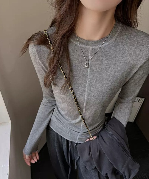 VIBGYOR（ヴィブジョー）の「【EIZZ/アイズ】センターシーム スリム ロンT / 縦ラインデザイン 長袖 カットソー（Tシャツ/カットソー・レディース・ホワイト/ネイビー/グレー/ブラック・FREE）」の5枚目の写真