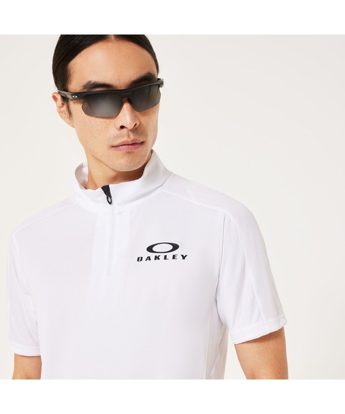 OAKLEY(オークリー)の「オークリー ENHANCE SS MOCK 15.0 トップススポーツ・トレーニング/メンズ/MENS/吸汗速乾/OAKLEY(スウェット・メンズ・ホワイト/ブラック・L/M/S/XL)」の3枚目の写真