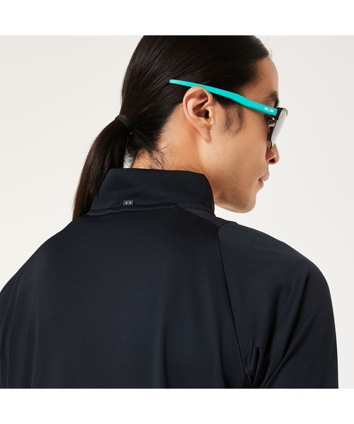 OAKLEY(オークリー)の「オークリー ENHANCE SS MOCK 15.0 トップススポーツ・トレーニング/メンズ/MENS/吸汗速乾/OAKLEY(スウェット・メンズ・ホワイト/ブラック・L/M/S/XL)」の12枚目の写真