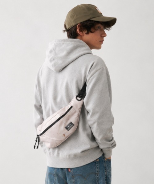 MEI(メイ)の「【 MEI / メイ 】PRINT BASIC BOTTOM LINE / プリントベーシックボトムライン(ボディバッグ/ウエストポーチ・レディース・その他1/その他2・FREE)」の1枚目の写真