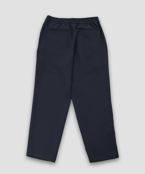 WISM（ウィズム）の「NAMELESSNESS / ネームレスネス triacetate Airy easy slacks（その他パンツ・メンズ・チャコールグレー/ブラック・3/2）」の8枚目の写真