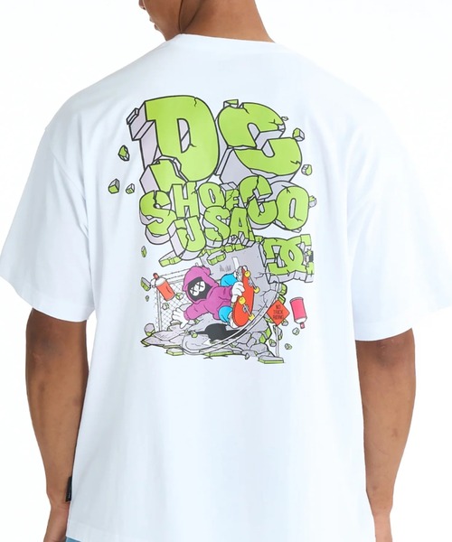 DC SHOES(ディーシーシューズ)の「DC SHOES メンズ 26 WALL SCRAPE SS Tシャツ 【2026年春夏モデル】/半袖バックプリント(Tシャツ/カットソー・メンズ・ホワイト/ブラック/スミクロ/グレー・MEDIUM/LARGE/X-LARGE)」の1枚目の写真