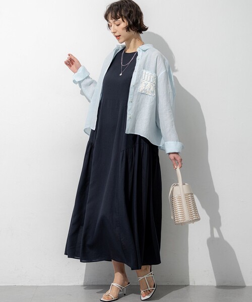 23区 S(ニジュウサンクチイサイサイズ)の「LIBECOリネン ポケット刺繍 クロップドシャツ(シャツ/ブラウス・レディース・スカイブルー系1/ベージュ系/オレンジ系/ブルー系/ピンク系1/ホワイト系・32)」の20枚目の写真