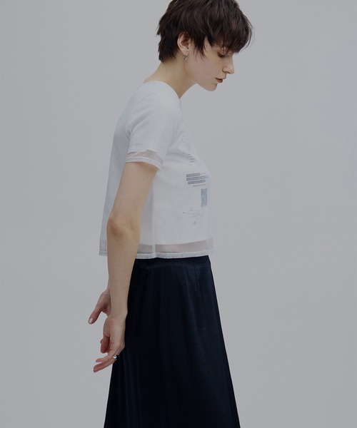Ameri(アメリ)の「SHEER LAYERED GLIMMER GRAPHIC TEE(Tシャツ/カットソー・レディース・ブルー/チャコールグレー/ホワイト・MEDIUM/SMALL)」の14枚目の写真