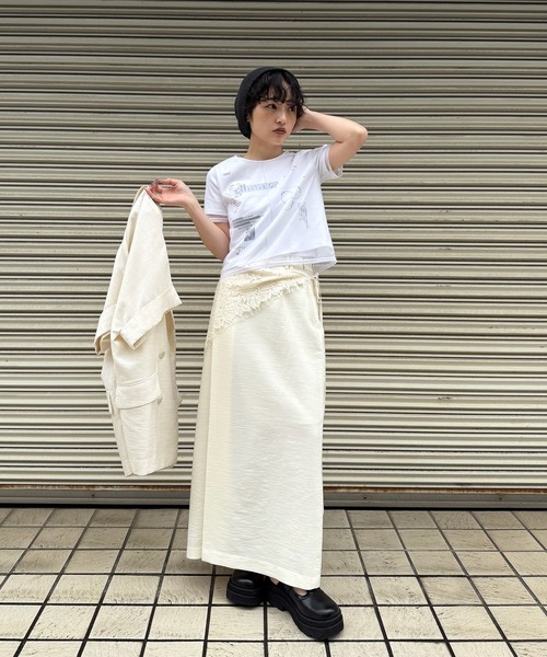 Ameri(アメリ)の「SHEER LAYERED GLIMMER GRAPHIC TEE(Tシャツ/カットソー・レディース・ブルー/チャコールグレー/ホワイト・MEDIUM/SMALL)」の18枚目の写真