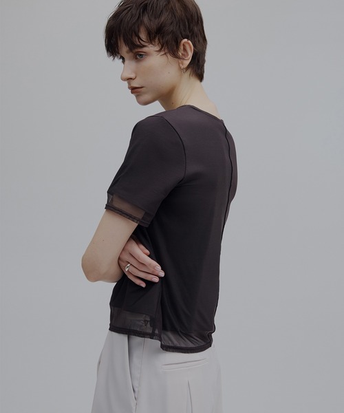 Ameri(アメリ)の「SHEER LAYERED GLIMMER GRAPHIC TEE(Tシャツ/カットソー・レディース・ブルー/チャコールグレー/ホワイト・MEDIUM/SMALL)」の5枚目の写真
