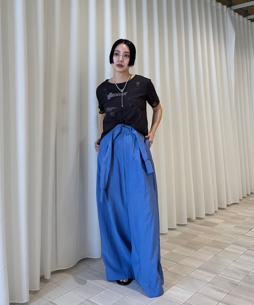 Ameri(アメリ)の「SHEER LAYERED GLIMMER GRAPHIC TEE(Tシャツ/カットソー・レディース・ブルー/チャコールグレー/ホワイト・MEDIUM/SMALL)」の22枚目の写真
