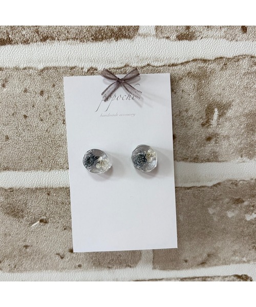 tone(トーン)の「【popochi】ドライフラワー ピアス グレー レジン シンプル くすみ ニュアンス 大人可愛い(MA)(ピアス(両耳用)・レディース・グレー系/グレー系2・FREE)」の3枚目の写真