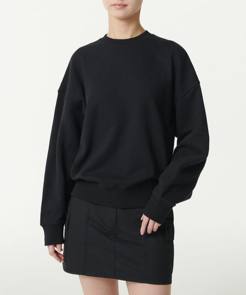 MUSINSA STANDARD WOMAN（ムシンサスタンダードウーマン）の「ウィメンズオーバーサイズスウェットシャツ[ブラック]（スウェット・レディース・その他・LARGE/MEDIUM/SMALL/X-SMALL）」の2枚目の写真