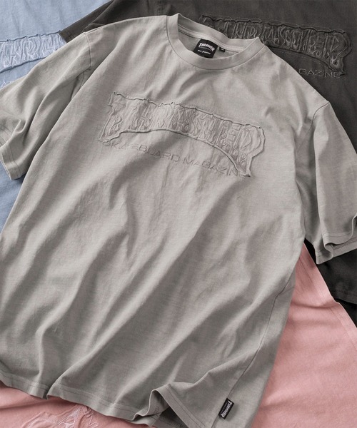 THRASHER(スラッシャー)の「【70】【THRASHER/スラッシャー】ピグメント加工 ブランドロゴ ダメージ アップリケ刺繍 クルーネックTシャツ(Tシャツ/カットソー・メンズ・サックスブルー/グレー/ピンク/ブラウン/チャコールグレー/ダークグレー・XL/L/M)」の2枚目の写真