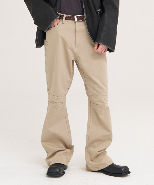 AKECII(アケシ)の「ラフパネルセギングフレアパンツ_サンドベージュ(その他パンツ・メンズ・その他・LARGE/MEDIUM/SMALL)」の1枚目の写真