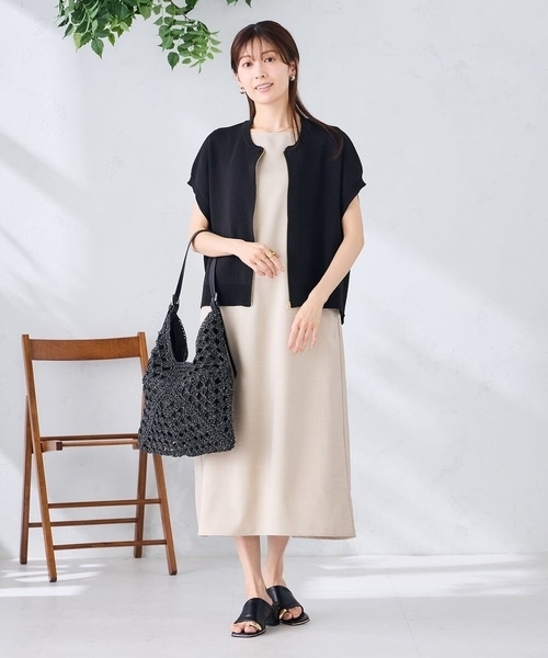 a.v.v(アーヴェヴェ)の「ラメフィルム透かし編みショルダーバッグ(トートバッグ・レディース・アイボリー/ブラック・38)」の13枚目の写真