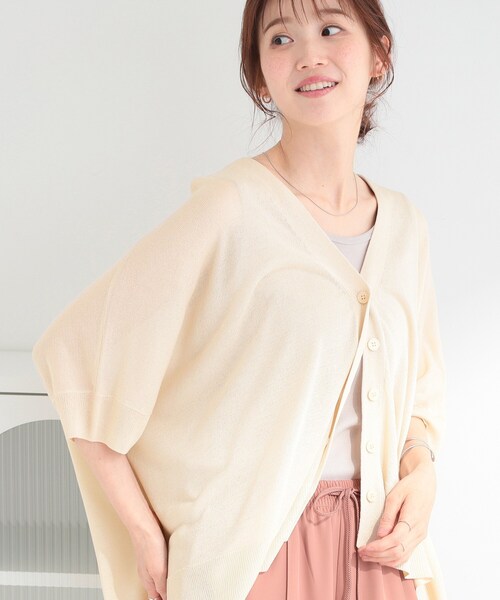 SHOO・LA・RUE(シューラルー)の「【洗濯機可/体型カバー】上品ラメがきらめく シアーポンチョ風カーディガン(カーディガン/ボレロ・レディース・グレー/オフホワイト/ブラック系7/ライトブルー/イエロー系その他・00)」の1枚目の写真