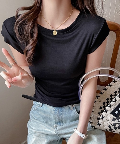 yuue' ( wear )（ユーイ）の「ワイドネックフレンチスリーブTシャツ（Tシャツ/カットソー・レディース・レッド/ホワイト/ブラック・FREE）」の12枚目の写真