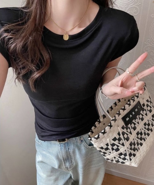 yuue' ( wear )（ユーイ）の「ワイドネックフレンチスリーブTシャツ（Tシャツ/カットソー・レディース・レッド/ホワイト/ブラック・FREE）」の15枚目の写真