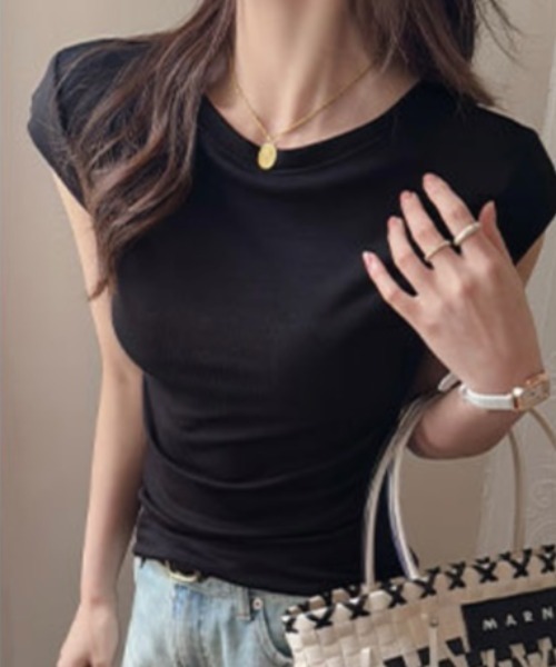 yuue' ( wear )（ユーイ）の「ワイドネックフレンチスリーブTシャツ（Tシャツ/カットソー・レディース・レッド/ホワイト/ブラック・FREE）」の13枚目の写真