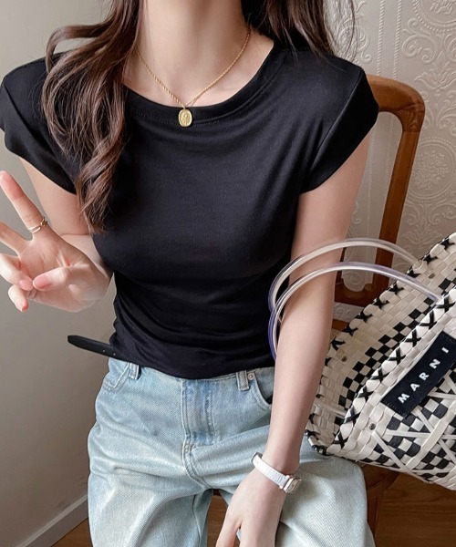 yuue' ( wear )（ユーイ）の「ワイドネックフレンチスリーブTシャツ（Tシャツ/カットソー・レディース・レッド/ホワイト/ブラック・FREE）」の14枚目の写真