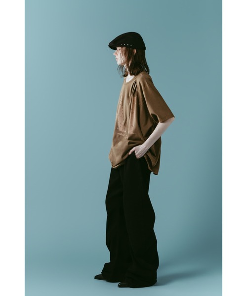 Knuth Marf(クヌースマーフ)の「tuck detail oversized tee(unisex)(Tシャツ/カットソー・レディース・ブルー/ブラック/ブラウン・FREE)」の19枚目の写真