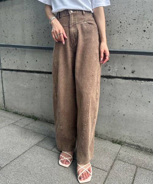 MYMOOD.(マイムード)の「ウエスト切り替え入り バレルレッグデニム裾切りっぱなしカラーデニム(デニムパンツ・レディース・ブラック/ブラウン/オフホワイト・M)」の3枚目の写真