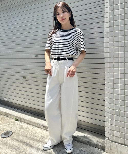 MYMOOD.(マイムード)の「ウエスト切り替え入り バレルレッグデニム裾切りっぱなしカラーデニム(デニムパンツ・レディース・ブラック/ブラウン/オフホワイト・M)」の18枚目の写真
