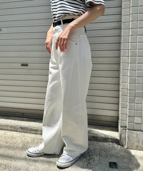 MYMOOD.(マイムード)の「ウエスト切り替え入り バレルレッグデニム裾切りっぱなしカラーデニム(デニムパンツ・レディース・ブラック/ブラウン/オフホワイト・M)」の15枚目の写真