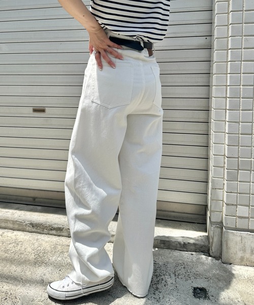 MYMOOD.(マイムード)の「ウエスト切り替え入り バレルレッグデニム裾切りっぱなしカラーデニム(デニムパンツ・レディース・ブラック/ブラウン/オフホワイト・M)」の17枚目の写真