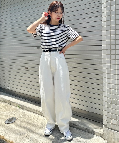 MYMOOD.(マイムード)の「ウエスト切り替え入り バレルレッグデニム裾切りっぱなしカラーデニム(デニムパンツ・レディース・ブラック/ブラウン/オフホワイト・M)」の21枚目の写真
