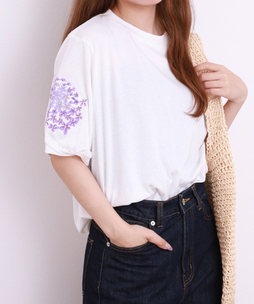 FUNALIVE(ファンアライブ)の「刺繍スリープ 五分袖プルオーバー(Tシャツ/カットソー・レディース・チャコールグレー/オフホワイト・L/M)」の1枚目の写真