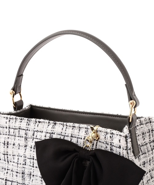 JILL by JILL STUART（ジルバイジルスチュアート）の「キルティングワンハンドルバッグ（ショルダーバッグ・レディース・ホワイト系その他/ブラック系その他・FREE）」の18枚目の写真