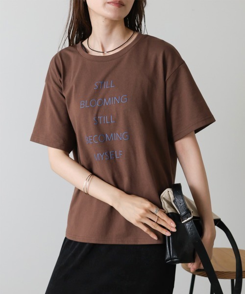 Bab(バブ)の「立体プリントオーバーサイズロゴTEE(Tシャツ/カットソー・レディース・オフホワイト/ブラウン/ブラック・FREE)」の1枚目の写真