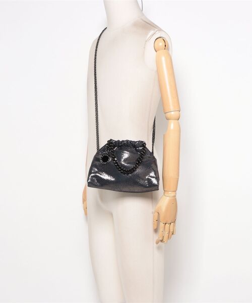 STELLA McCARTNEY(ステラマッカートニー)の「Falabella Mini Drawstring Bag / ファラベラ ミニ ドローストリング バッグ(ショルダーバッグ・レディース・ダークネイビー・ONE SIZE)」の2枚目の写真