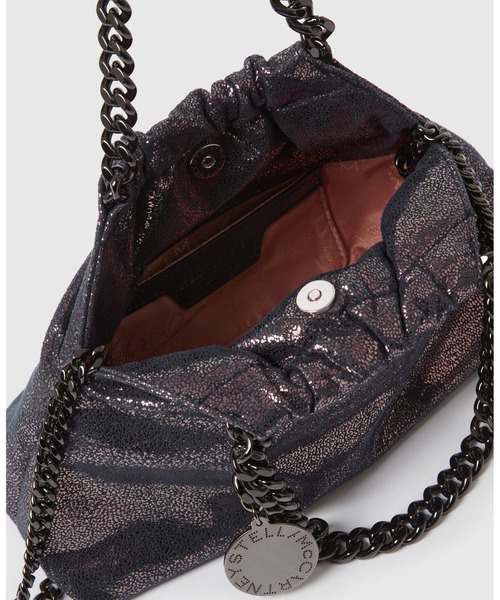 STELLA McCARTNEY(ステラマッカートニー)の「Falabella Mini Drawstring Bag / ファラベラ ミニ ドローストリング バッグ(ショルダーバッグ・レディース・ダークネイビー・ONE SIZE)」の7枚目の写真