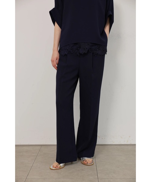 CADUNE(カデュネ)の「タックストレートパンツ(その他パンツ・レディース・ホワイト/ネイビー・38/36/34)」の2枚目の写真