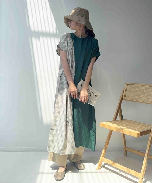 AS KNOW AS plus(アズノゥアズプラス)の「☆やさしく異素材ななめ切り替え さらりとロングワンピース(ワンピース・レディース・ネイビー系/ダークグリーン系/ブラック系・FREE)」の18枚目の写真