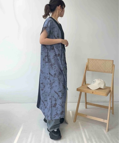 AS KNOW AS plus(アズノゥアズプラス)の「☆やさしく異素材ななめ切り替え さらりとロングワンピース(ワンピース・レディース・ネイビー系/ダークグリーン系/ブラック系・FREE)」の15枚目の写真
