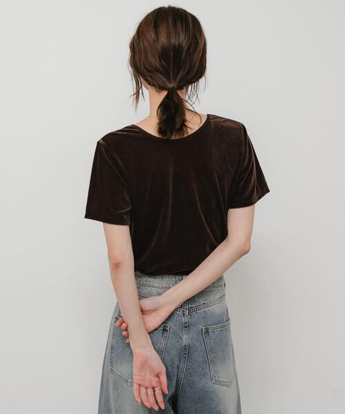 SENSE OF PLACE by URBAN RESEARCH(センスオブプレイスバイアーバンリサーチ)の「2WAYシシュウベロアTシャツ(Tシャツ/カットソー・レディース・ブラウン/ネイビー/ピンク・ONE)」の5枚目の写真