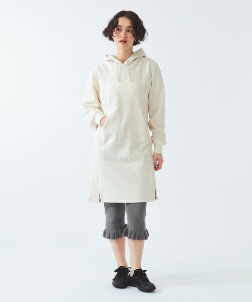 Ray BEAMS（レイビームス）の「【別注】Champion / フーディー スウェット ワンピース（ワンピース・レディース・ナチュラル/ネイビー・SMALL/MEDIUM）」の3枚目の写真