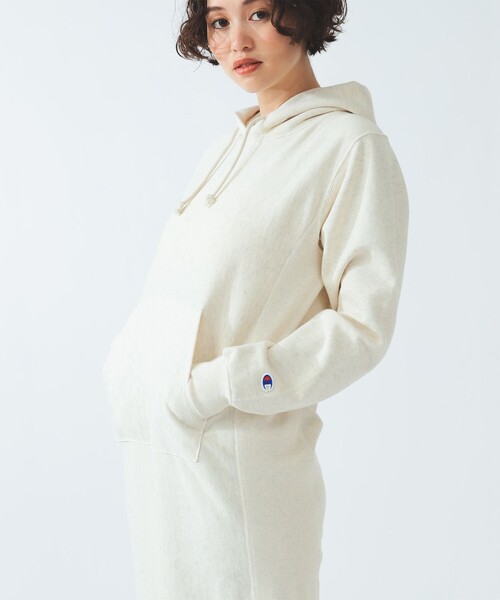 Ray BEAMS（レイビームス）の「【別注】Champion / フーディー スウェット ワンピース（ワンピース・レディース・ナチュラル/ネイビー・SMALL/MEDIUM）」の6枚目の写真