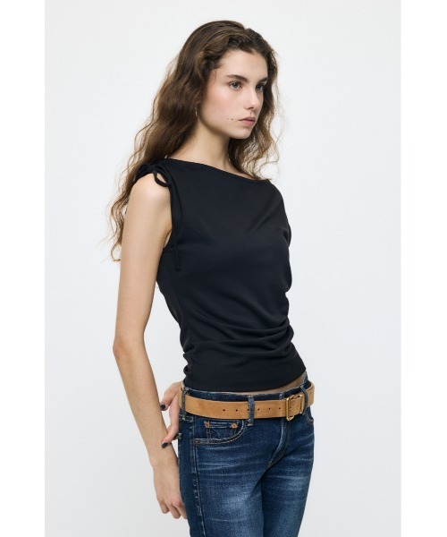 MOUSSY(マウジー)の「ASYMMETRY NECK RIBBON トップス(タンクトップ・レディース・ホワイト/レッド/ブラック・FREE)」の9枚目の写真